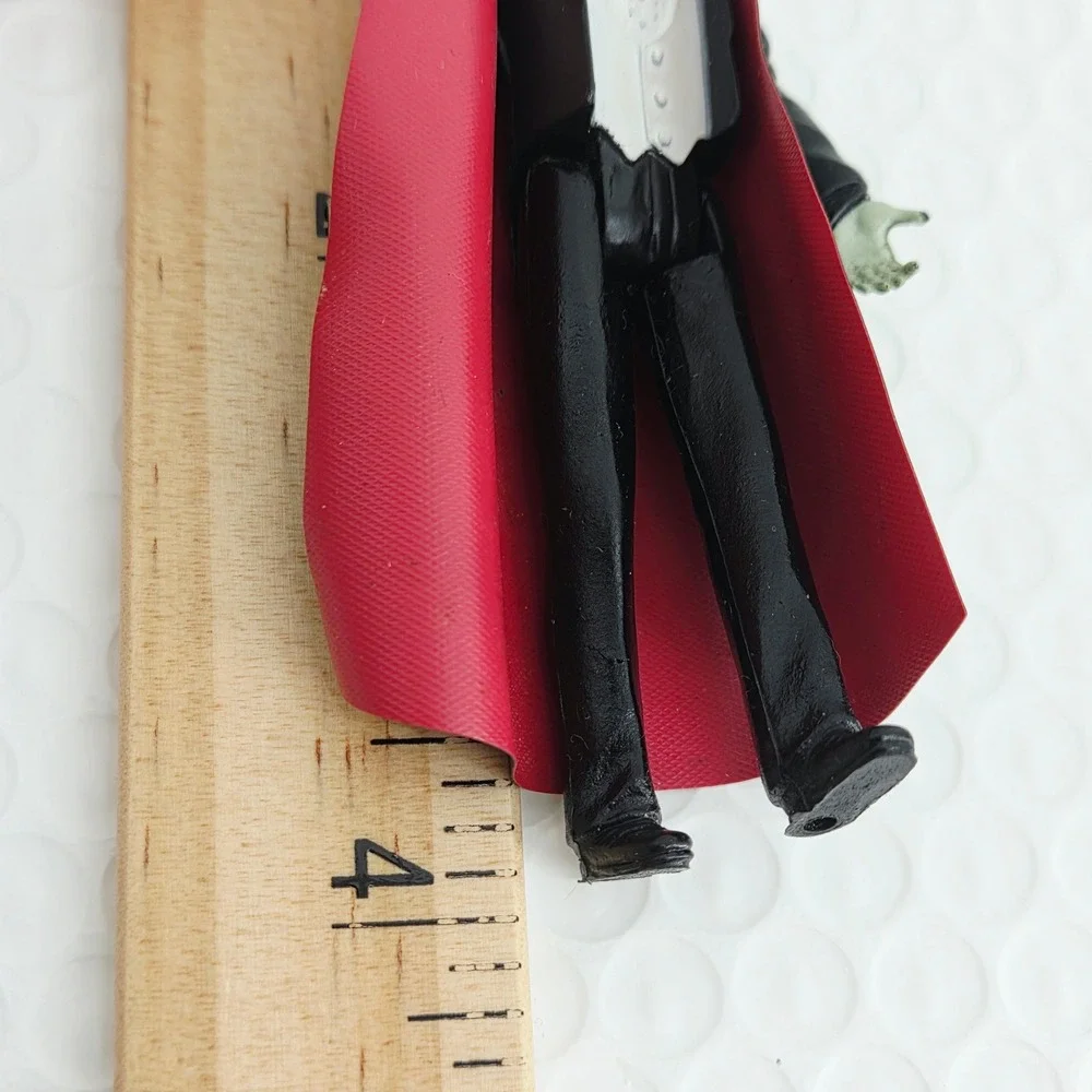 Universal Monsters Dracula Vampire Toy w/ Cape Spooky Vintage 1980 Remco 3.75